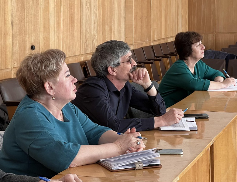 В Кировском районе прошел круглый стол с обсуждением практик поддержки участников СВО и членов их семей